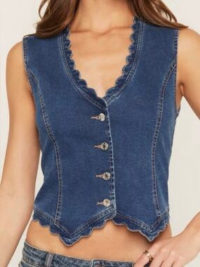 NWOT Crop Denim vest size small